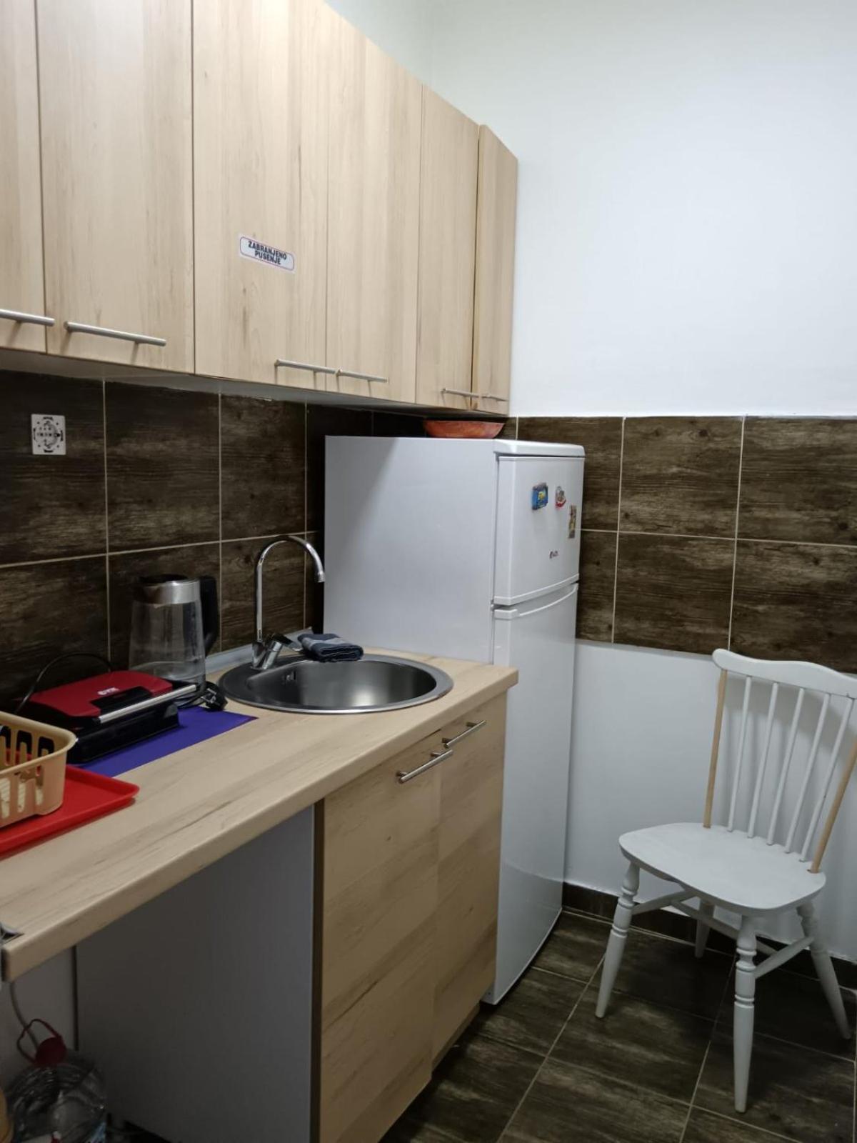 Easy Check In Apartments 021 Vladika Novi Sad Eksteriør bilde