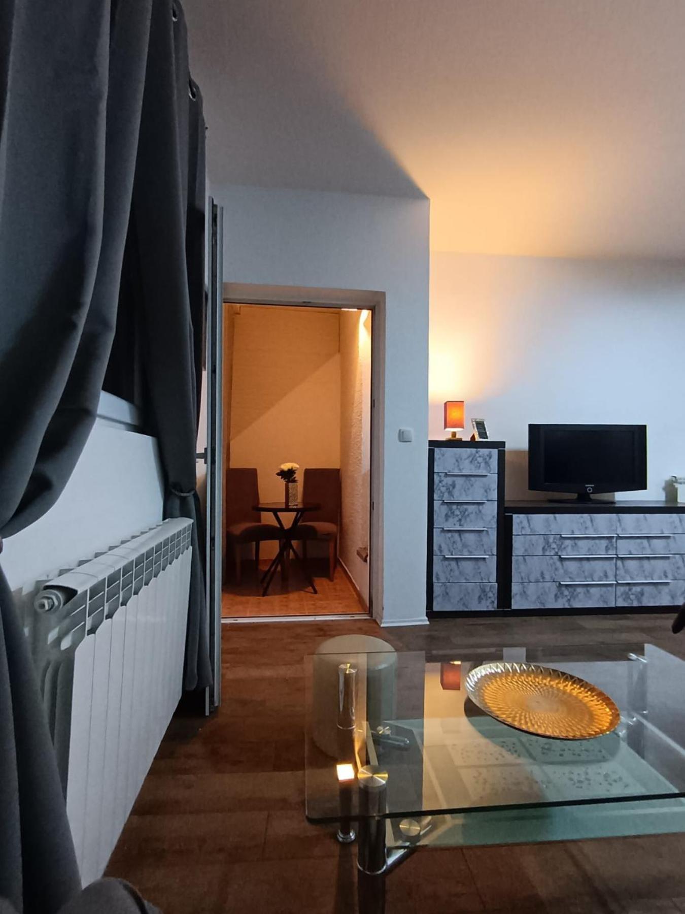 Easy Check In Apartments 021 Vladika Novi Sad Eksteriør bilde